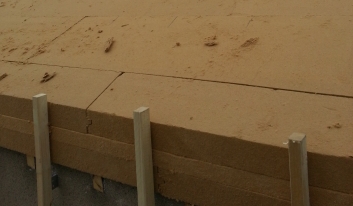 Sarking en 3 couches croisées de panneaux rigides de fibre de bois
